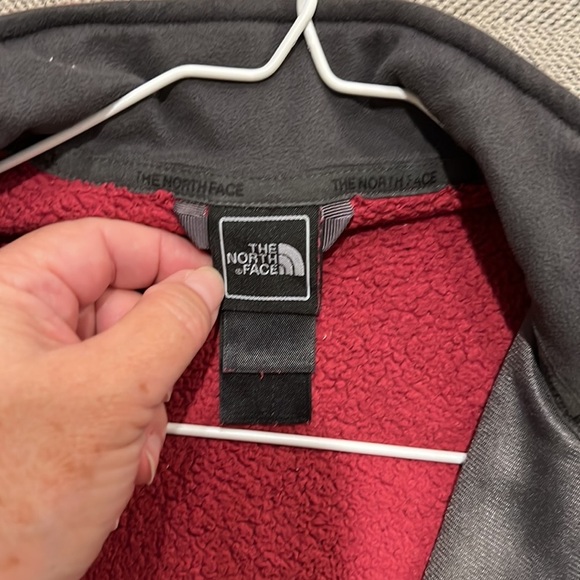 North Face Fleece Burgandy Red Jacket Size XS - Picture 4 of 7